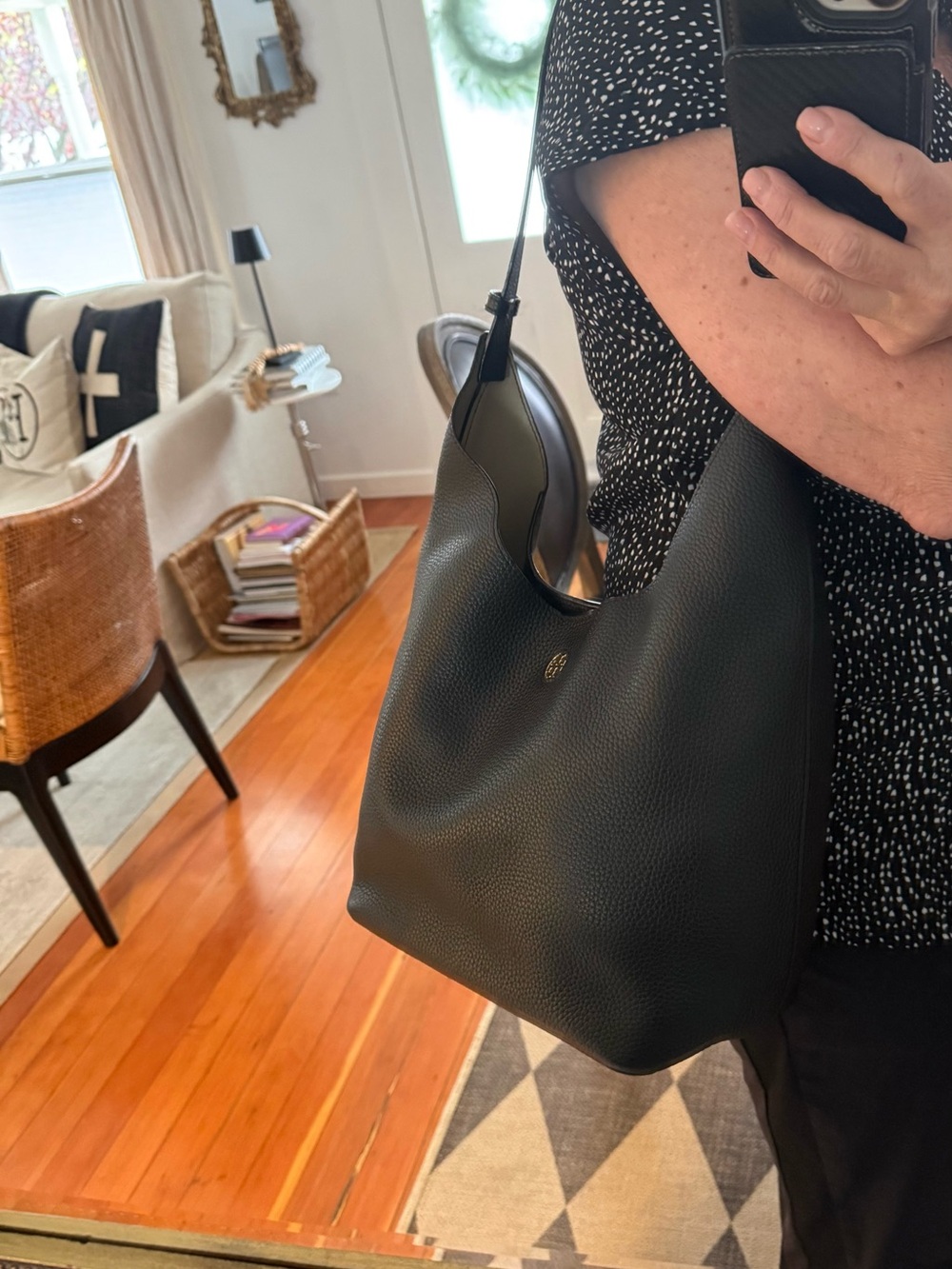 Tory Burch Black Pebbled Leather Hobo with Gold Logo - Picture 8 of 9